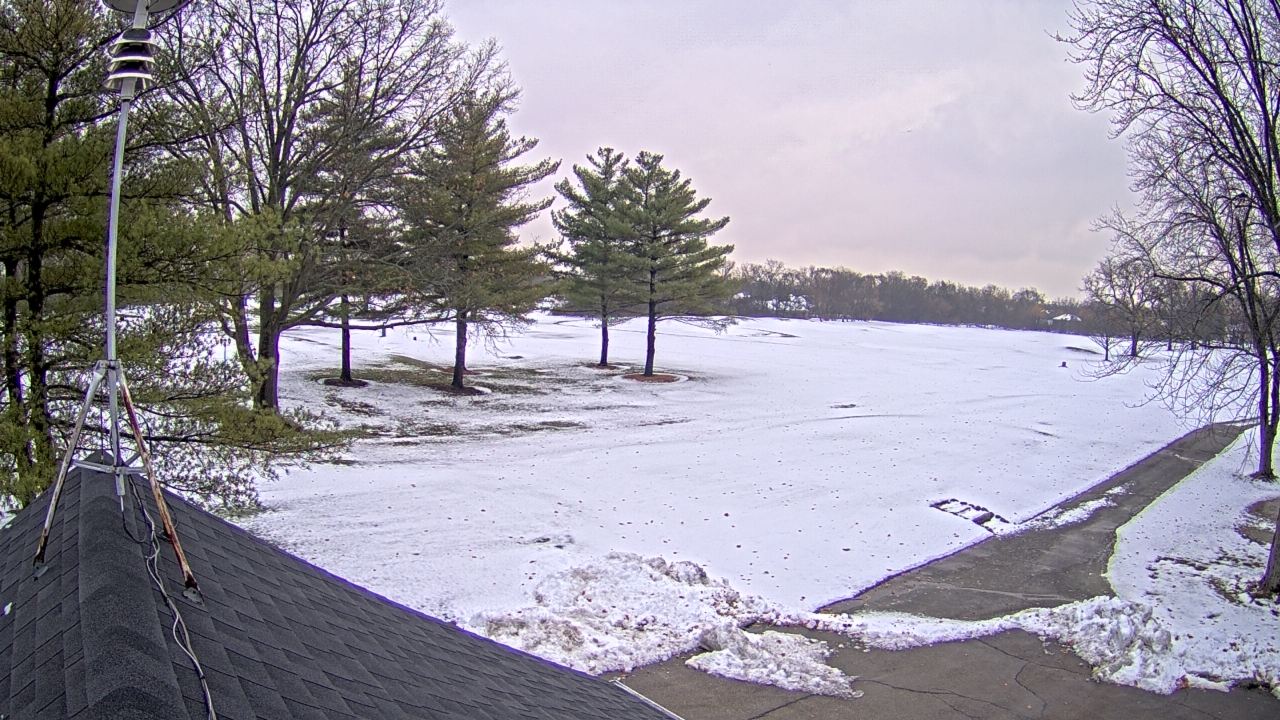 Thumbnail for current weather camera view from The Grove Country Club in Long Grove, Illinois