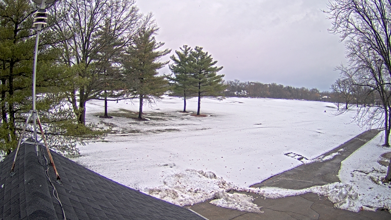 Thumbnail for current weather camera view from The Grove Country Club in Long Grove, Illinois