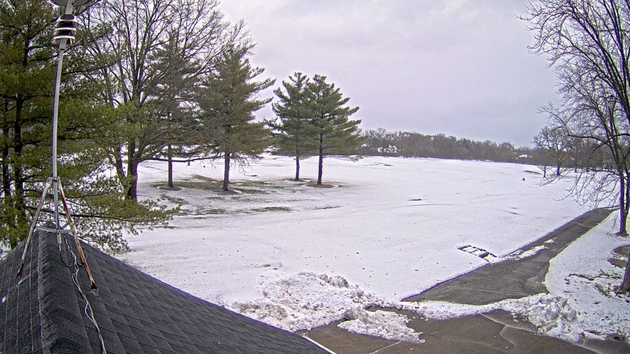 Thumbnail for current weather camera view from The Grove Country Club in Long Grove, Illinois