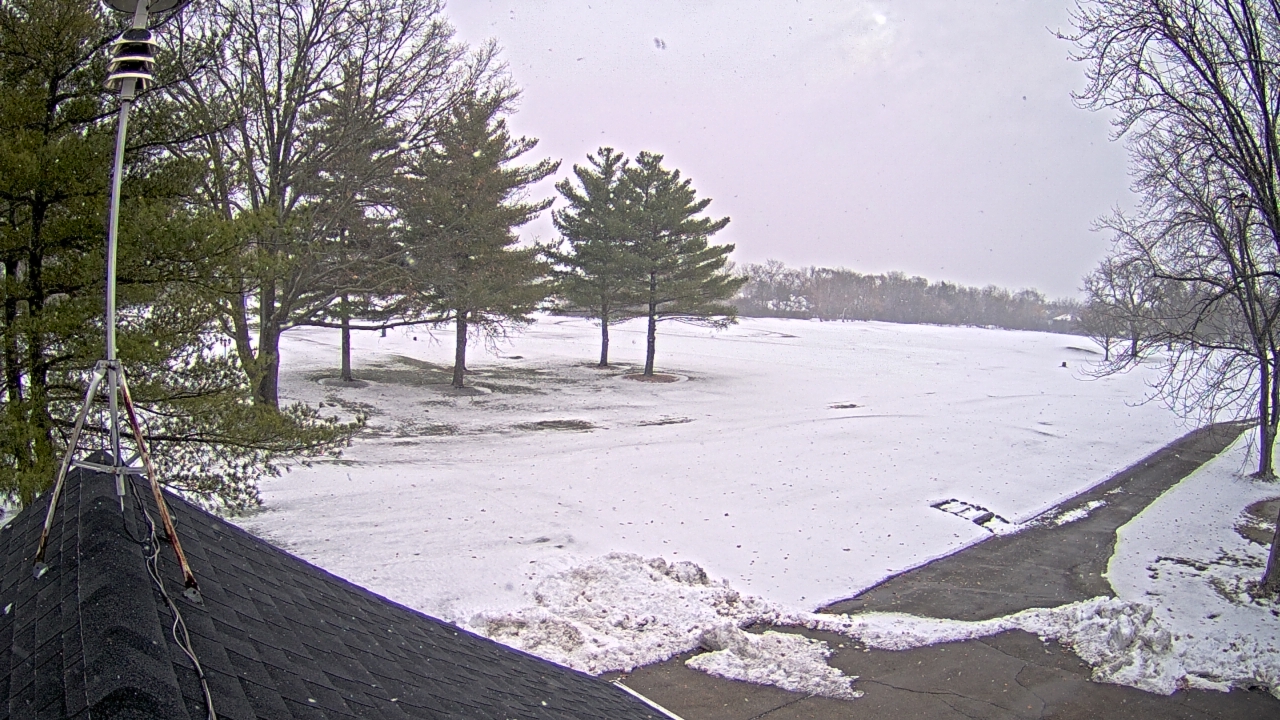 Thumbnail for current weather camera view from The Grove Country Club in Long Grove, Illinois