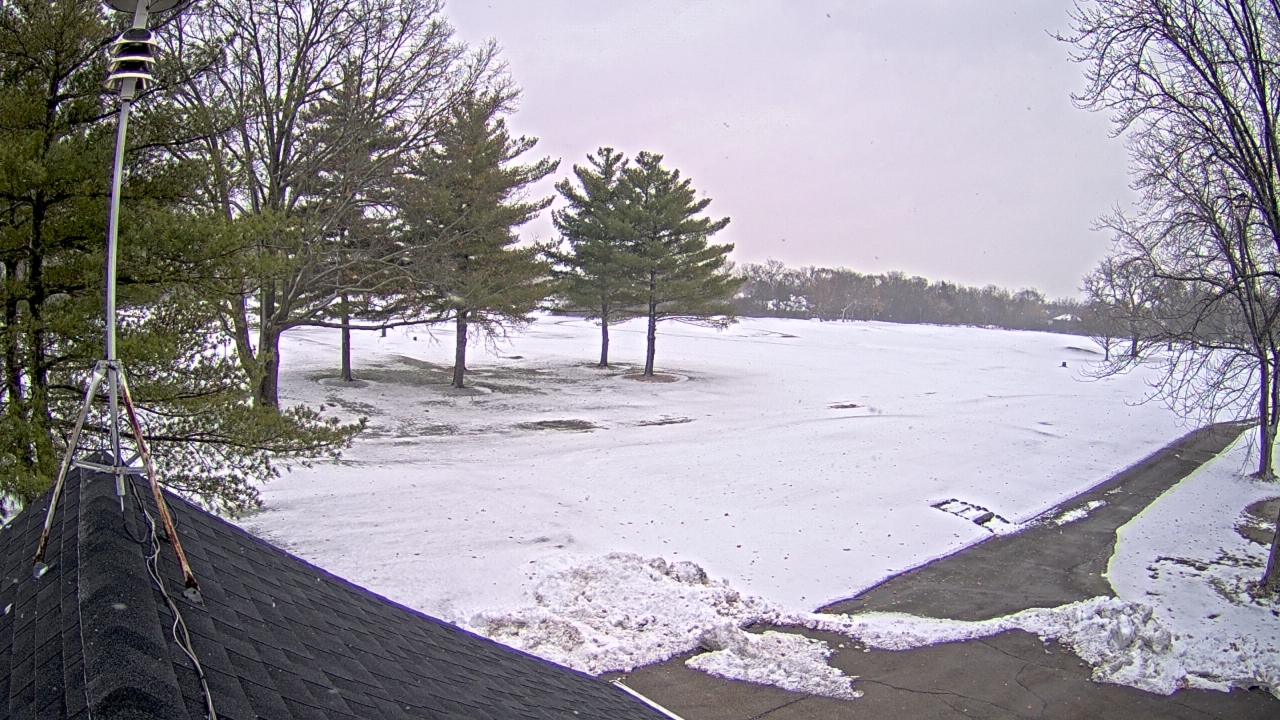Thumbnail for current weather camera view from The Grove Country Club in Long Grove, Illinois