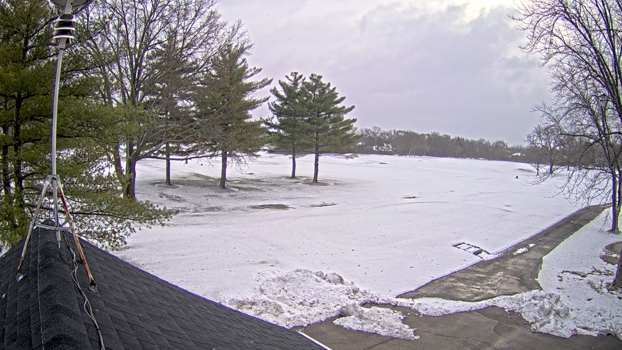 Thumbnail for current weather camera view from The Grove Country Club in Long Grove, Illinois