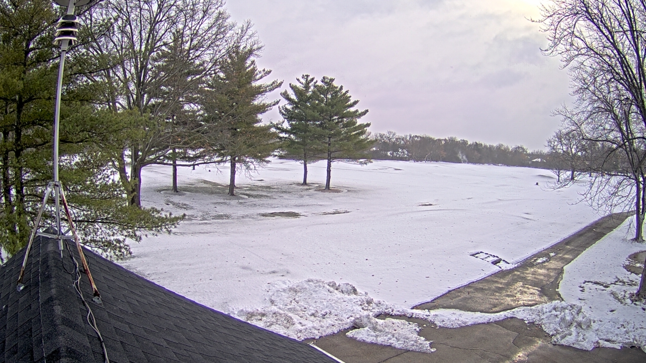 Thumbnail for current weather camera view from The Grove Country Club in Long Grove, Illinois