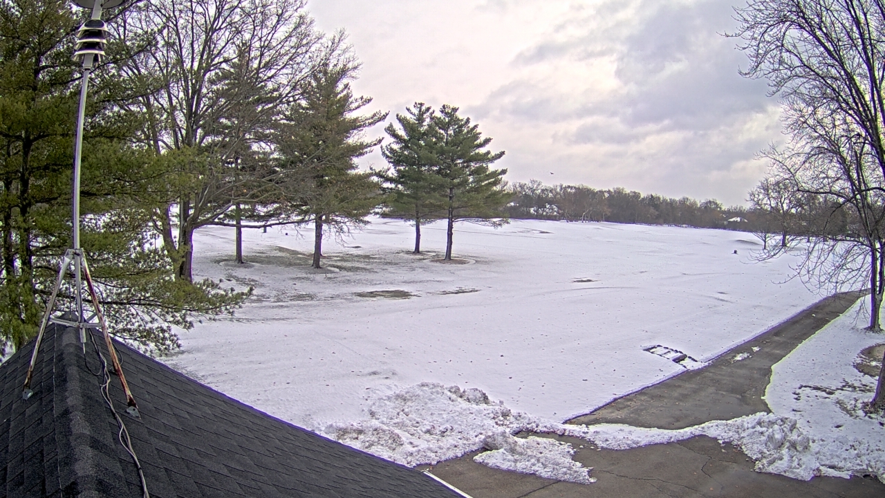 Thumbnail for current weather camera view from The Grove Country Club in Long Grove, Illinois