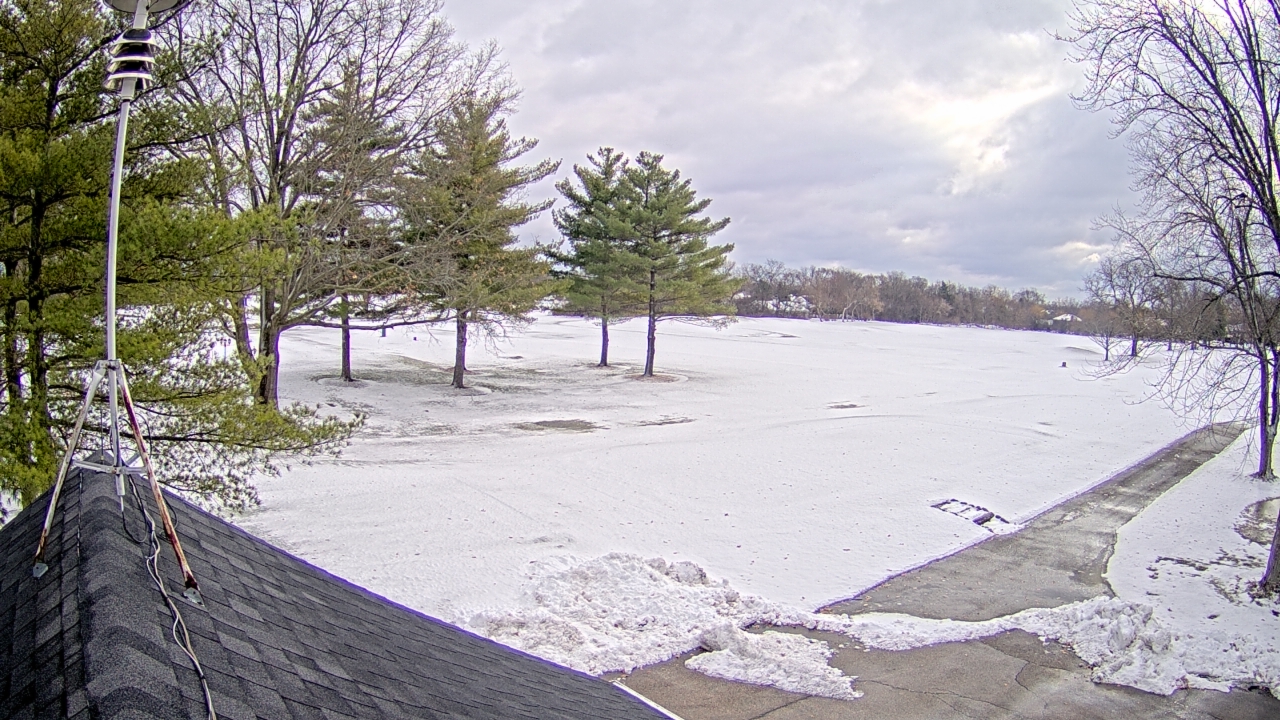 Thumbnail for current weather camera view from The Grove Country Club in Long Grove, Illinois