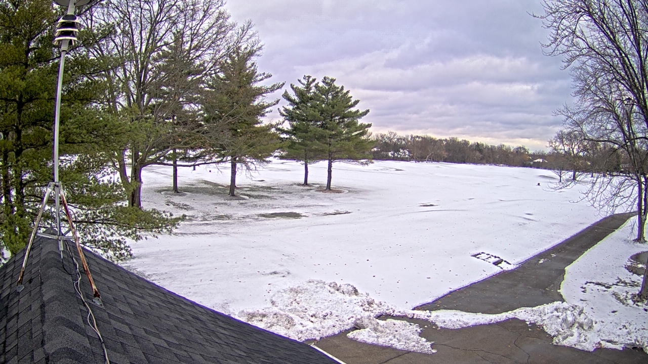 Thumbnail for current weather camera view from The Grove Country Club in Long Grove, Illinois