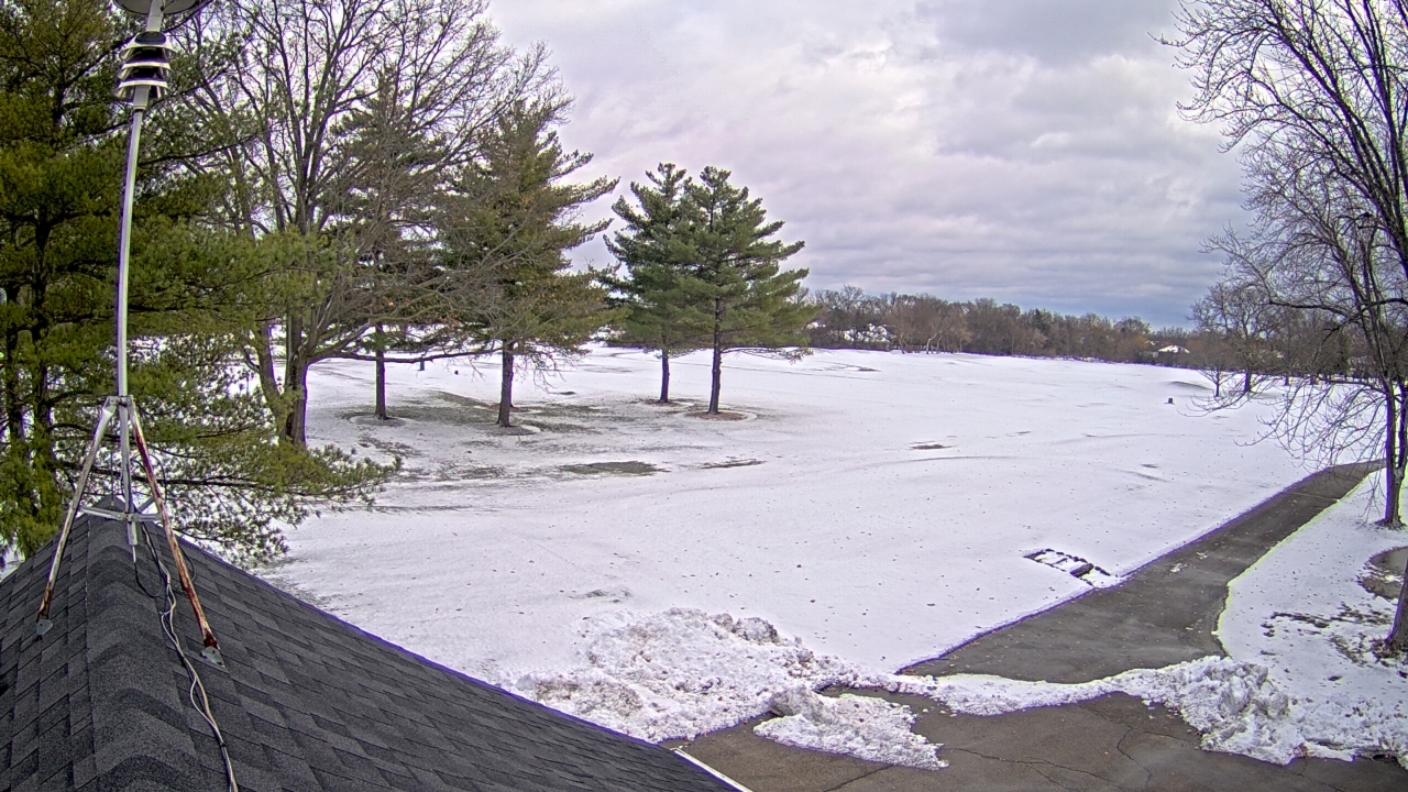 Thumbnail for current weather camera view from The Grove Country Club in Long Grove, Illinois