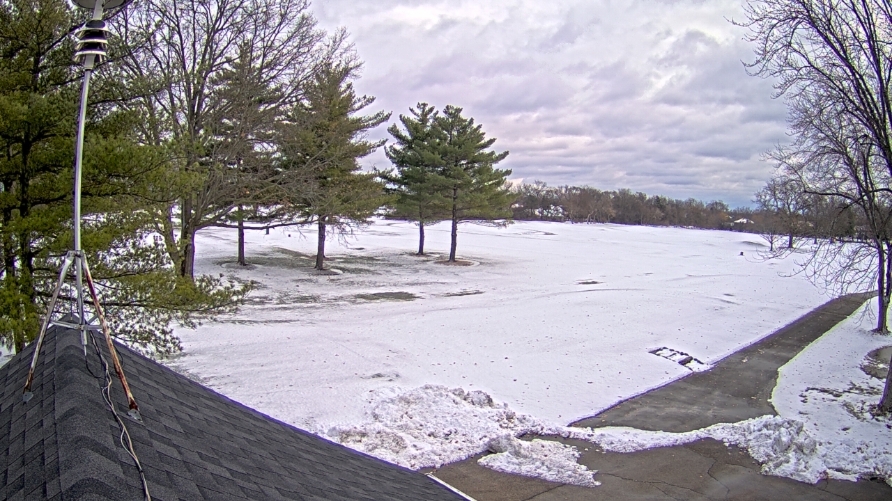 Thumbnail for current weather camera view from The Grove Country Club in Long Grove, Illinois