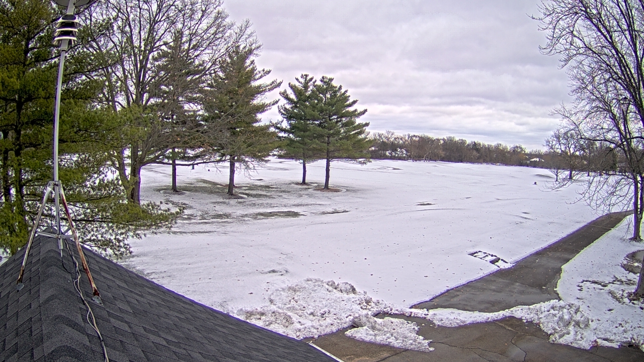 Thumbnail for current weather camera view from The Grove Country Club in Long Grove, Illinois