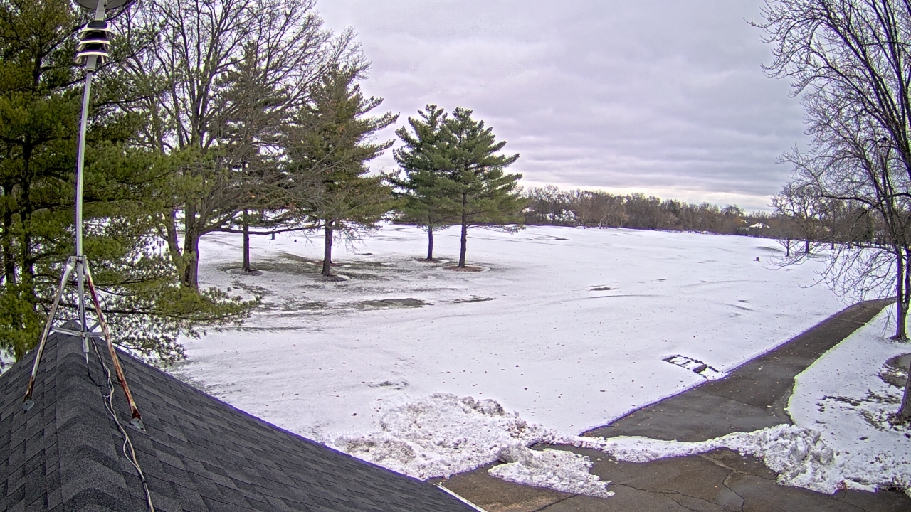 Thumbnail for current weather camera view from The Grove Country Club in Long Grove, Illinois