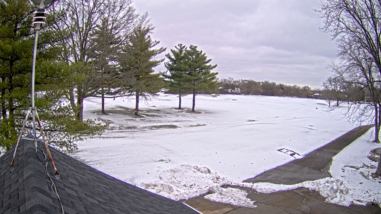 Thumbnail for current weather camera view from The Grove Country Club in Long Grove, Illinois