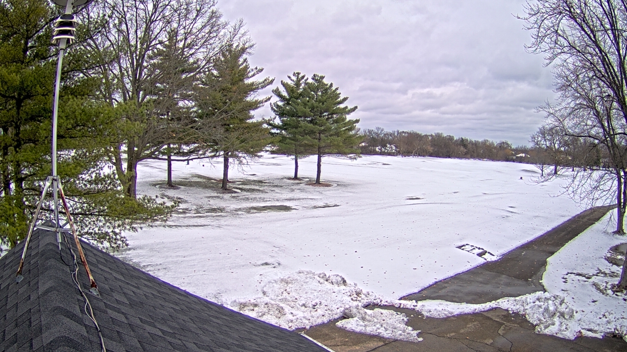 Thumbnail for current weather camera view from The Grove Country Club in Long Grove, Illinois