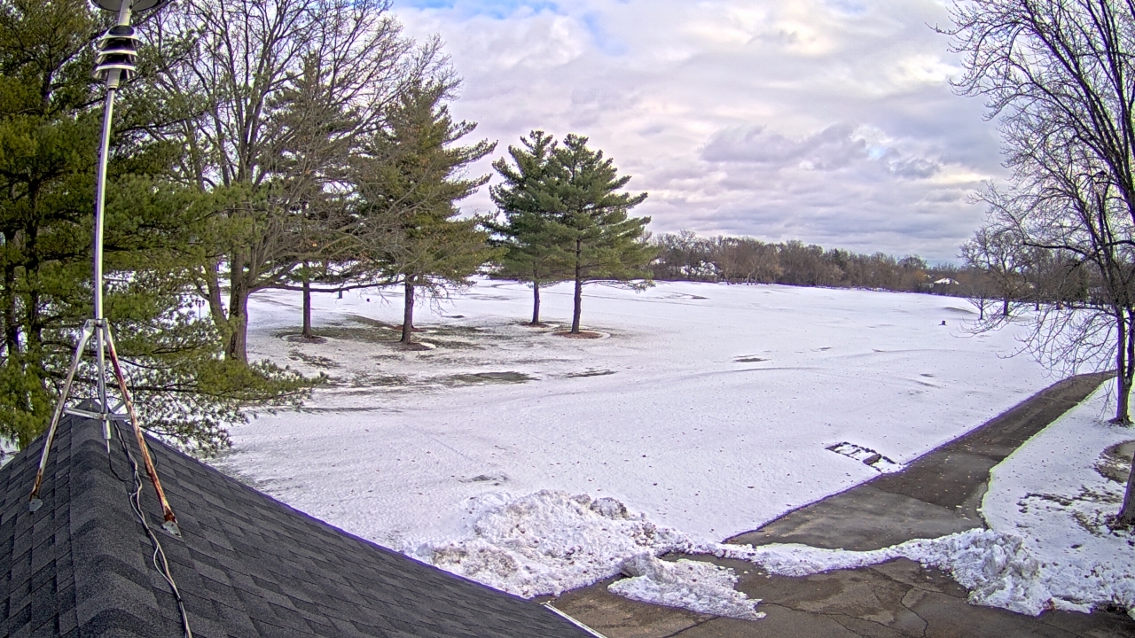 Thumbnail for current weather camera view from The Grove Country Club in Long Grove, Illinois