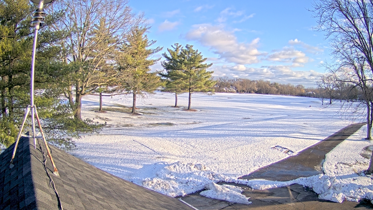 Thumbnail for current weather camera view from The Grove Country Club in Long Grove, Illinois