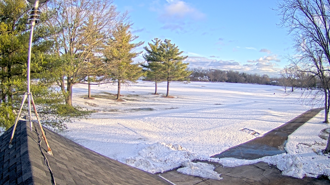 Thumbnail for current weather camera view from The Grove Country Club in Long Grove, Illinois