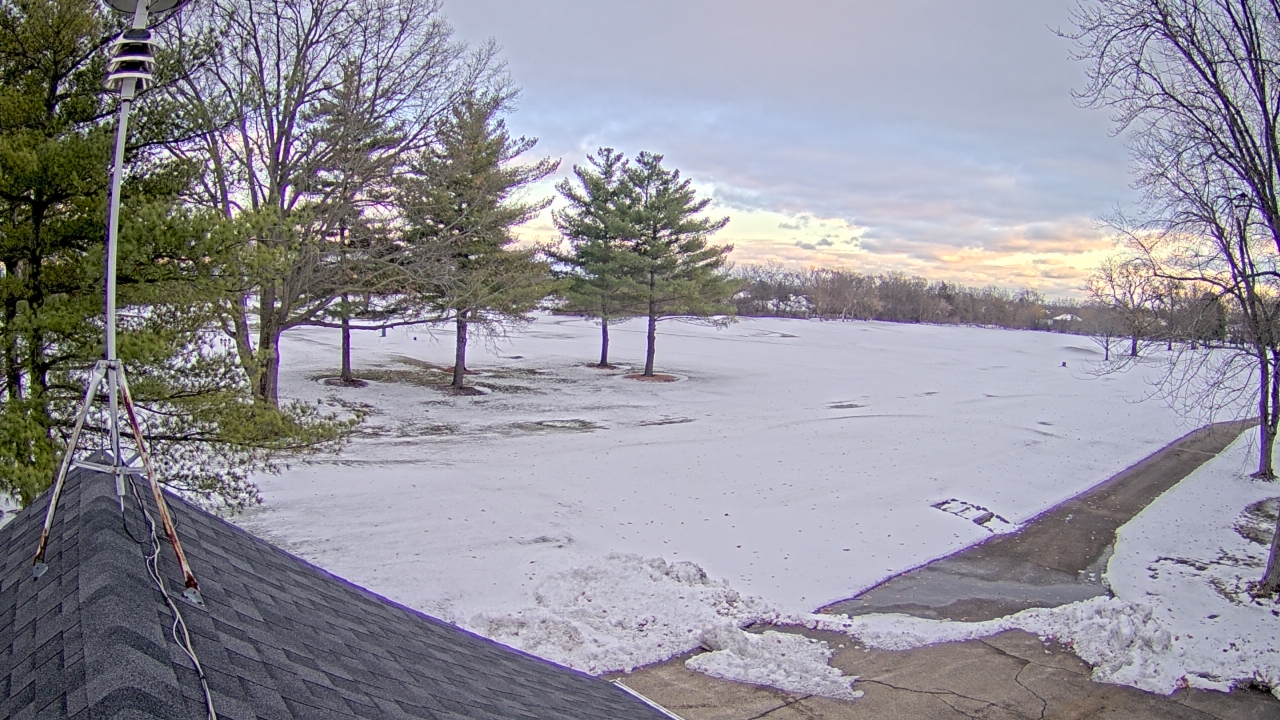 Thumbnail for current weather camera view from The Grove Country Club in Long Grove, Illinois