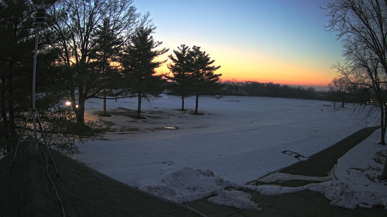 Thumbnail for current weather camera view from The Grove Country Club in Long Grove, Illinois
