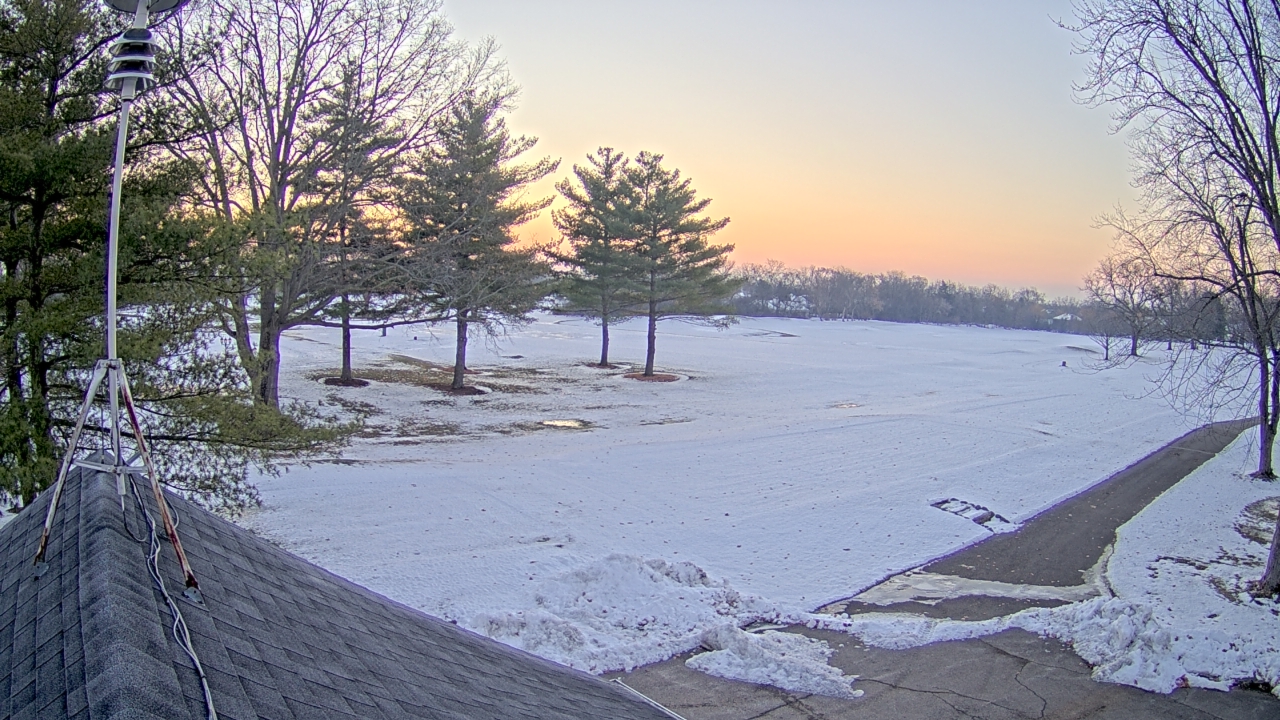 Thumbnail for current weather camera view from The Grove Country Club in Long Grove, Illinois