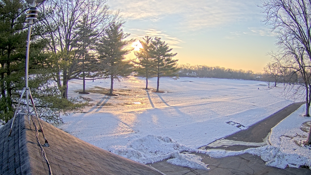 Thumbnail for current weather camera view from The Grove Country Club in Long Grove, Illinois