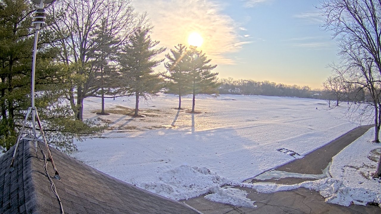 Thumbnail for current weather camera view from The Grove Country Club in Long Grove, Illinois