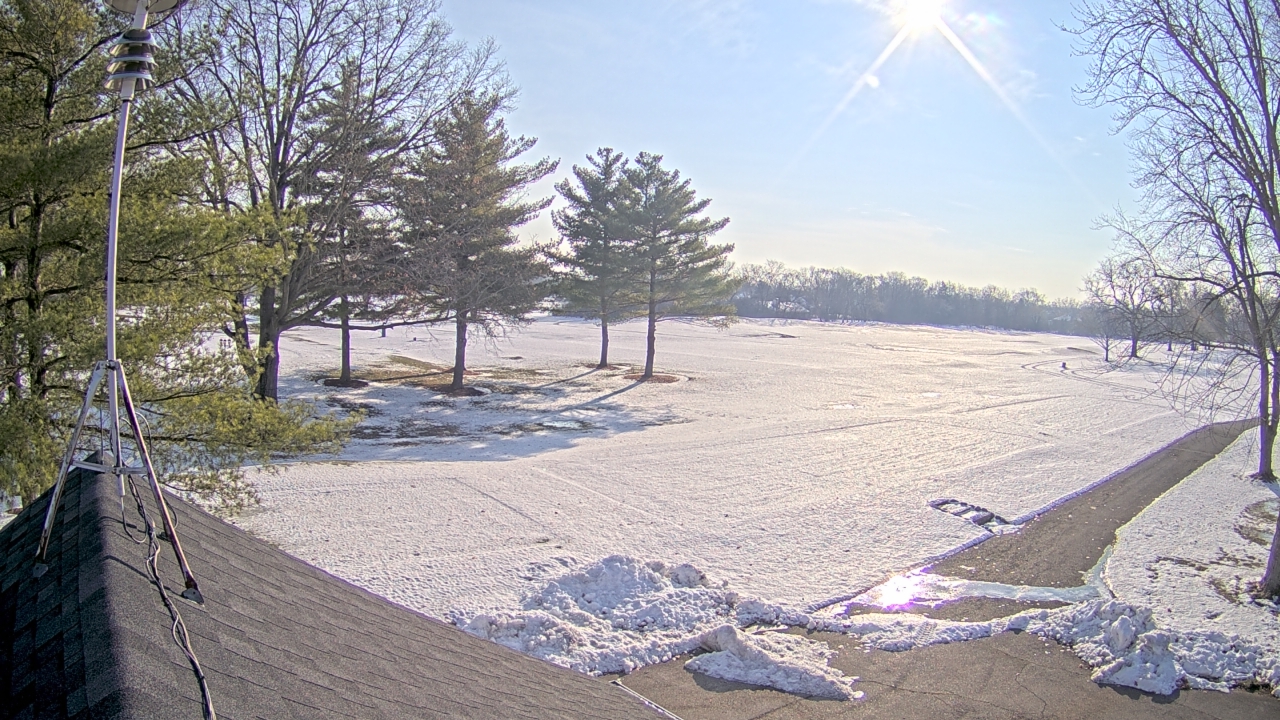 Thumbnail for current weather camera view from The Grove Country Club in Long Grove, Illinois