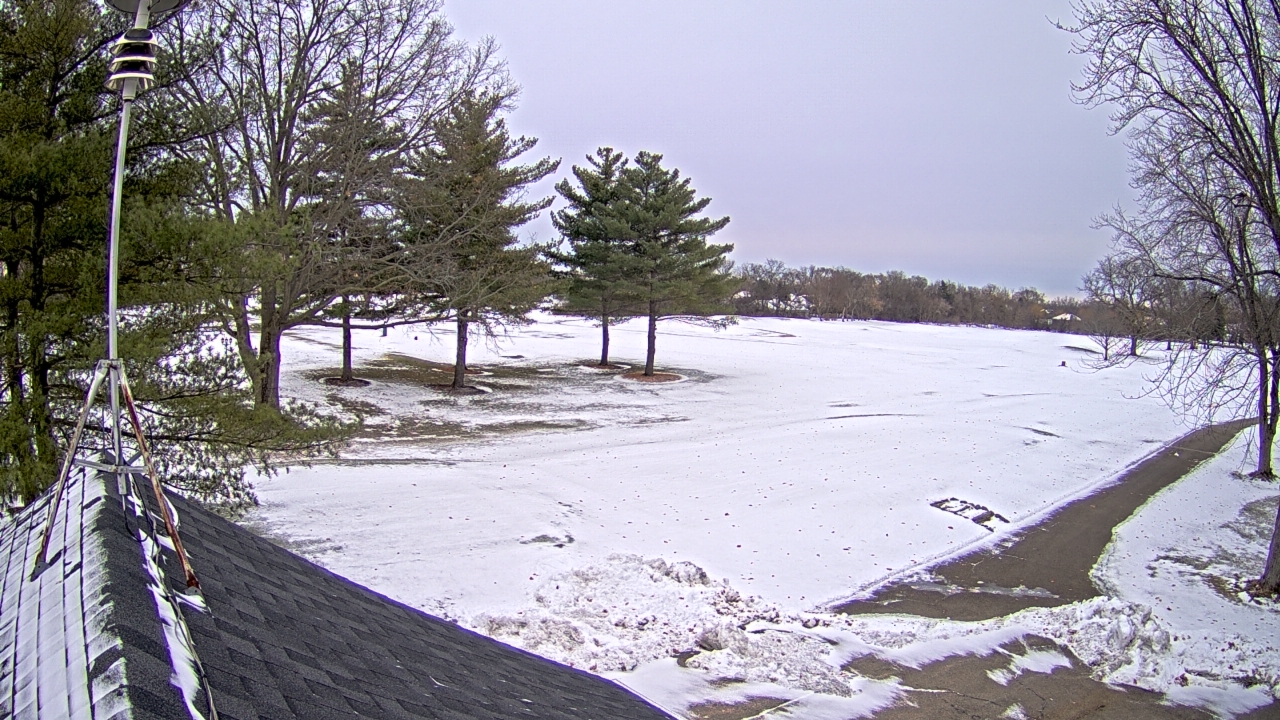 Thumbnail for current weather camera view from The Grove Country Club in Long Grove, Illinois