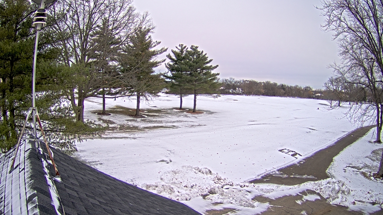 Thumbnail for current weather camera view from The Grove Country Club in Long Grove, Illinois
