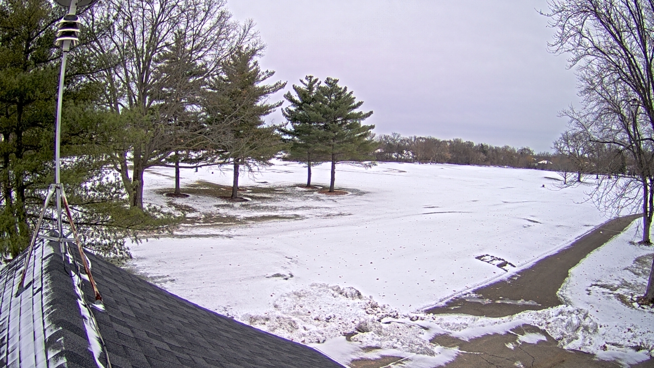 Thumbnail for current weather camera view from The Grove Country Club in Long Grove, Illinois