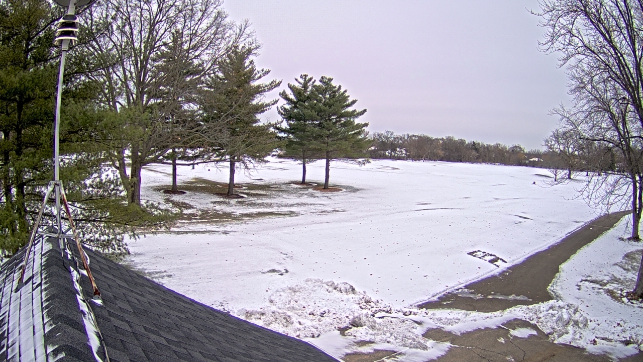 Thumbnail for current weather camera view from The Grove Country Club in Long Grove, Illinois