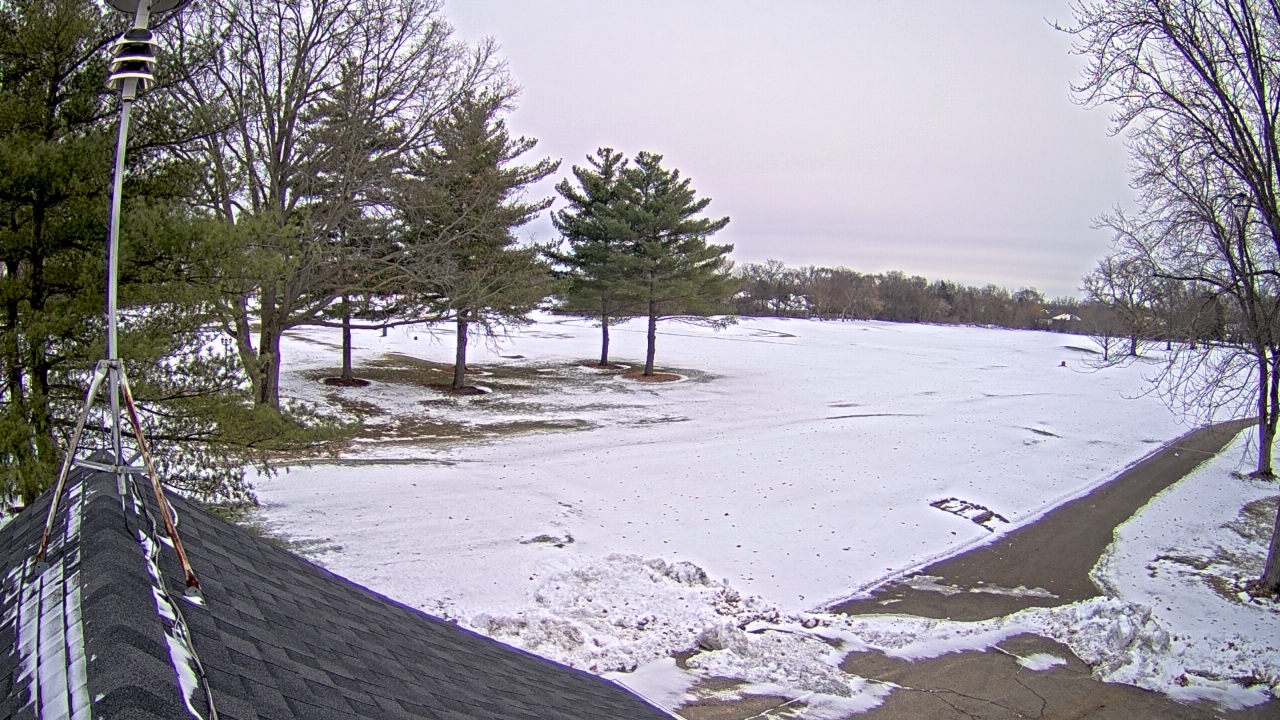 Thumbnail for current weather camera view from The Grove Country Club in Long Grove, Illinois
