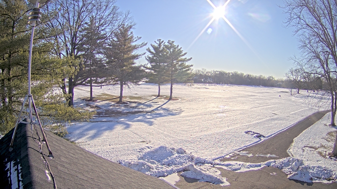 Thumbnail for current weather camera view from The Grove Country Club in Long Grove, Illinois