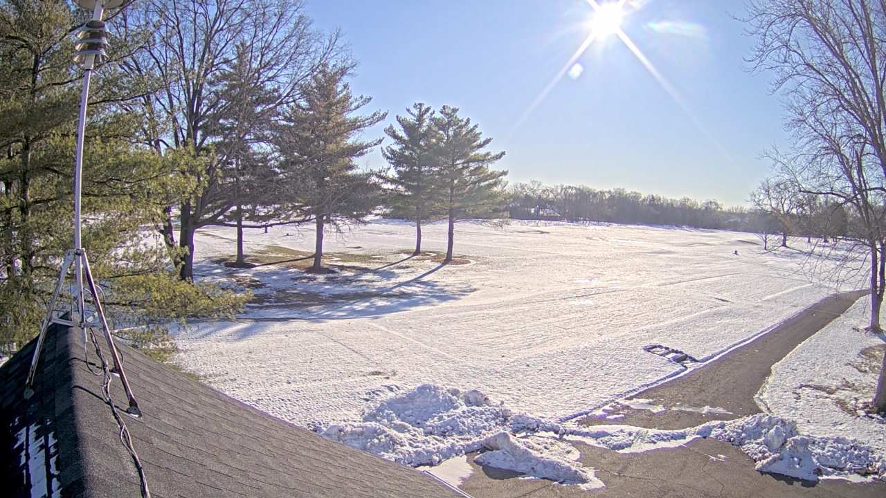 Thumbnail for current weather camera view from The Grove Country Club in Long Grove, Illinois