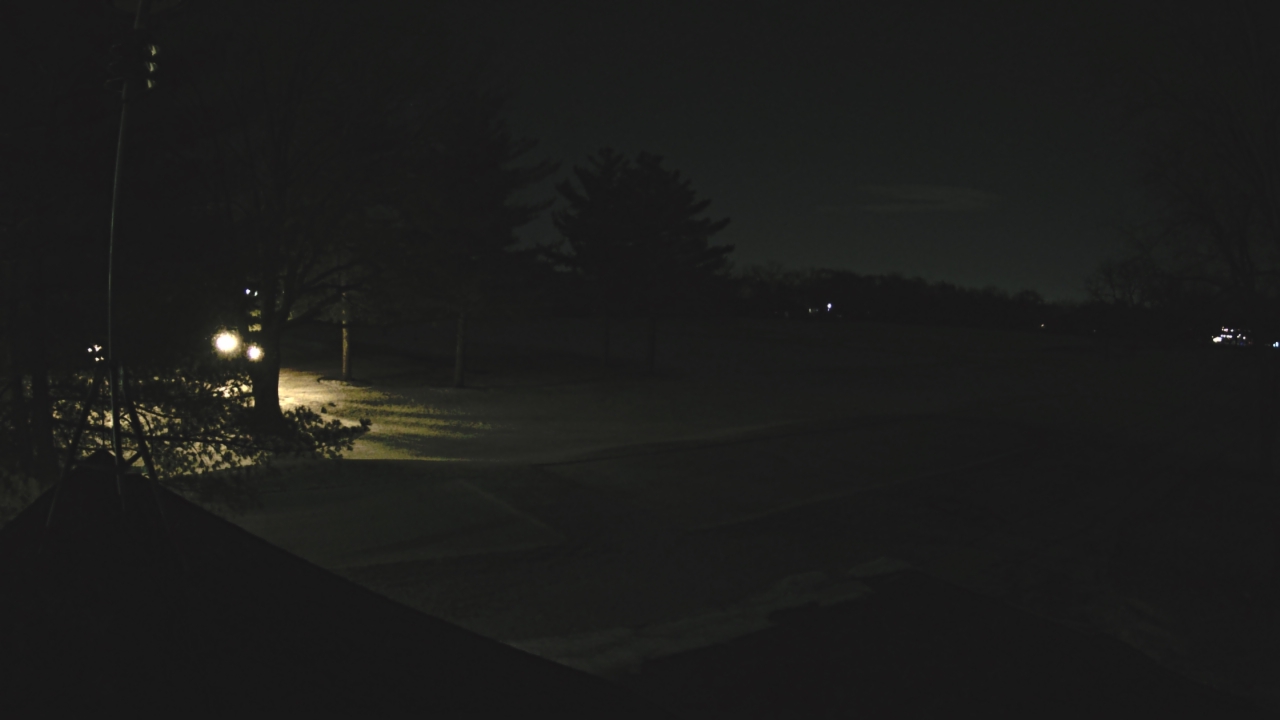 Thumbnail for current weather camera view from The Grove Country Club in Long Grove, Illinois