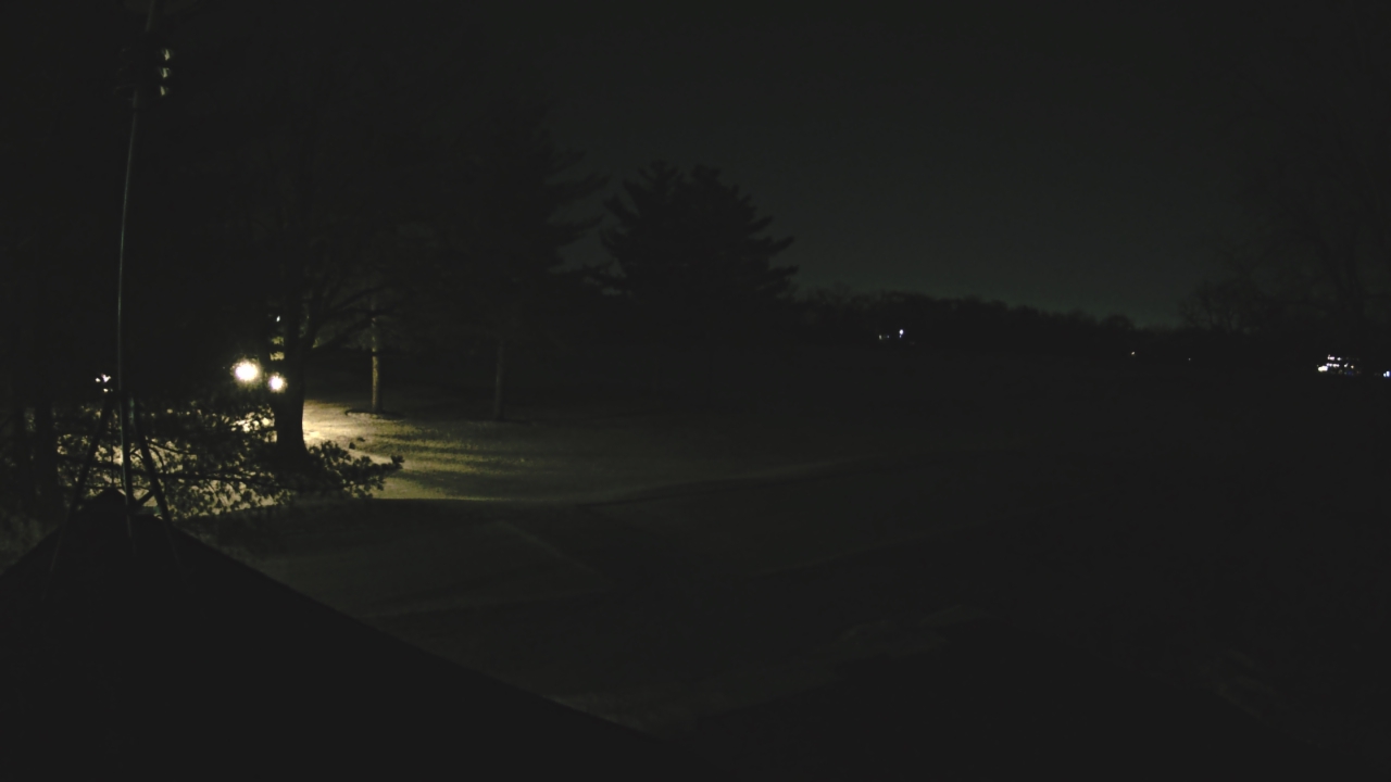 Thumbnail for current weather camera view from The Grove Country Club in Long Grove, Illinois