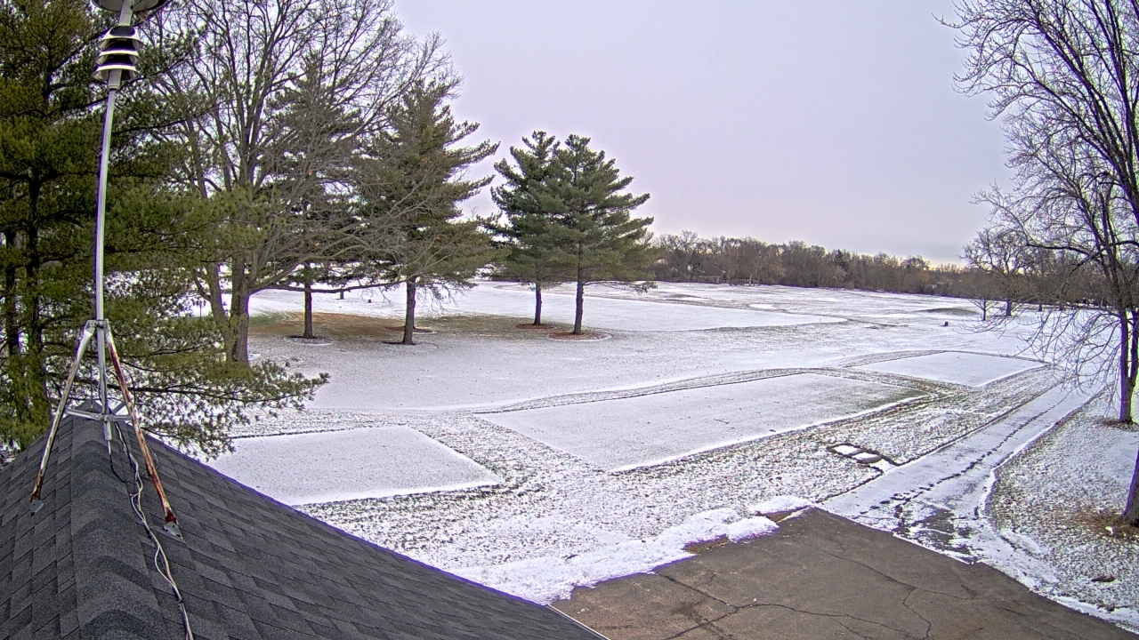 Thumbnail for current weather camera view from The Grove Country Club in Long Grove, Illinois