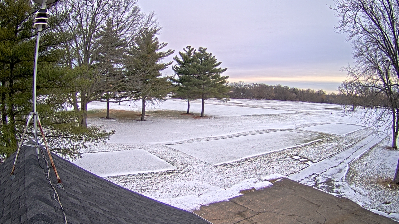Thumbnail for current weather camera view from The Grove Country Club in Long Grove, Illinois