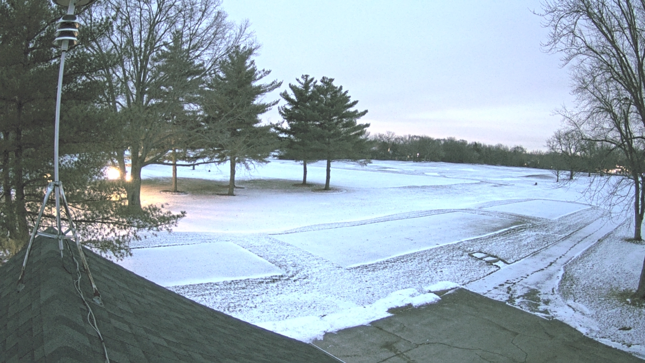Thumbnail for current weather camera view from The Grove Country Club in Long Grove, Illinois