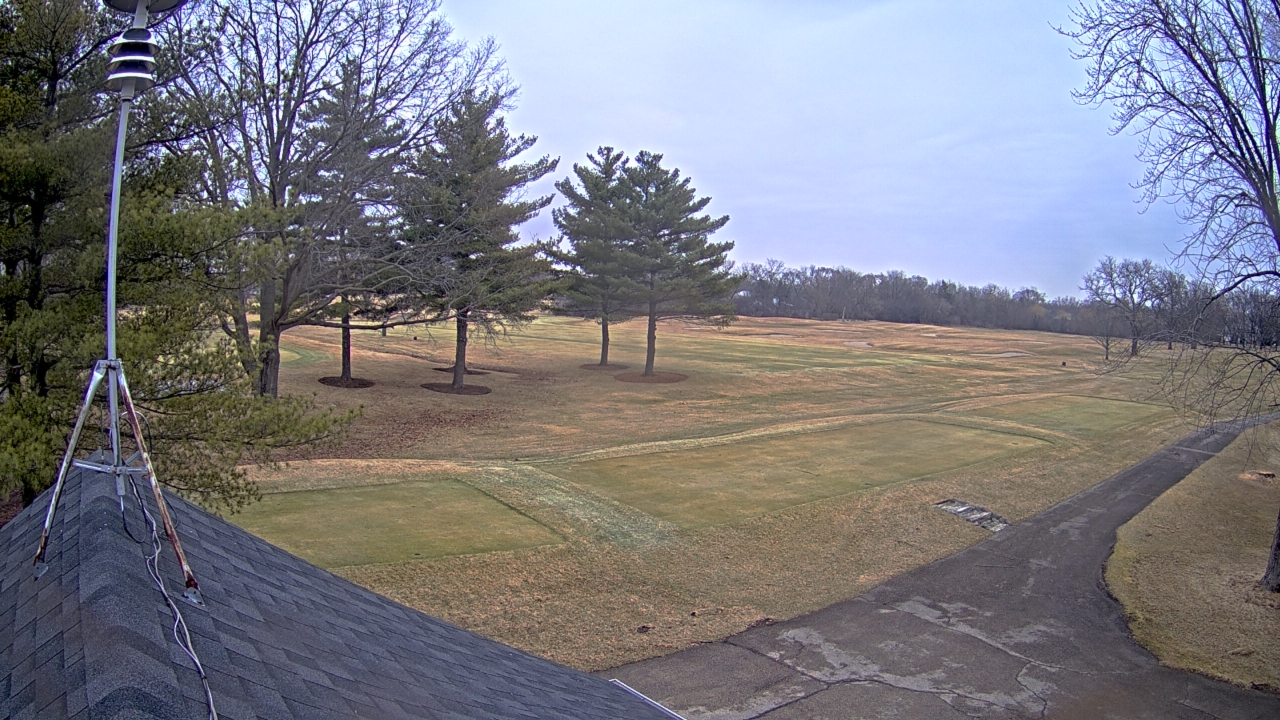 Thumbnail for current weather camera view from The Grove Country Club in Long Grove, Illinois