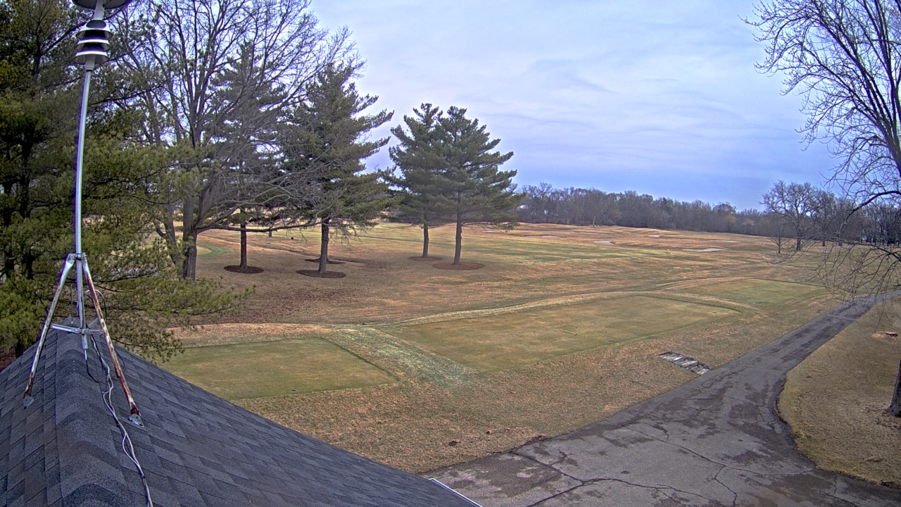 Thumbnail for current weather camera view from The Grove Country Club in Long Grove, Illinois