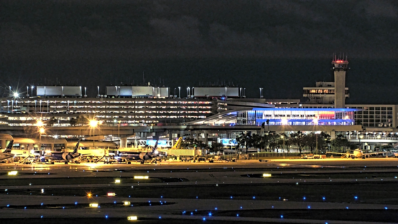 Thumbnail for current weather camera view from Renaissance Tampa International Plaza Hotel in Tampa, Florida