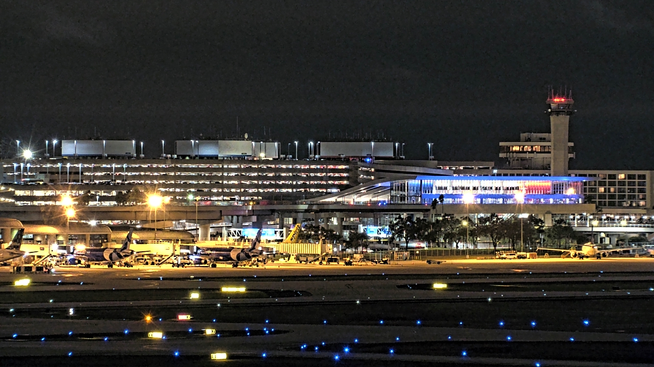 Thumbnail for current weather camera view from Renaissance Tampa International Plaza Hotel in Tampa, Florida