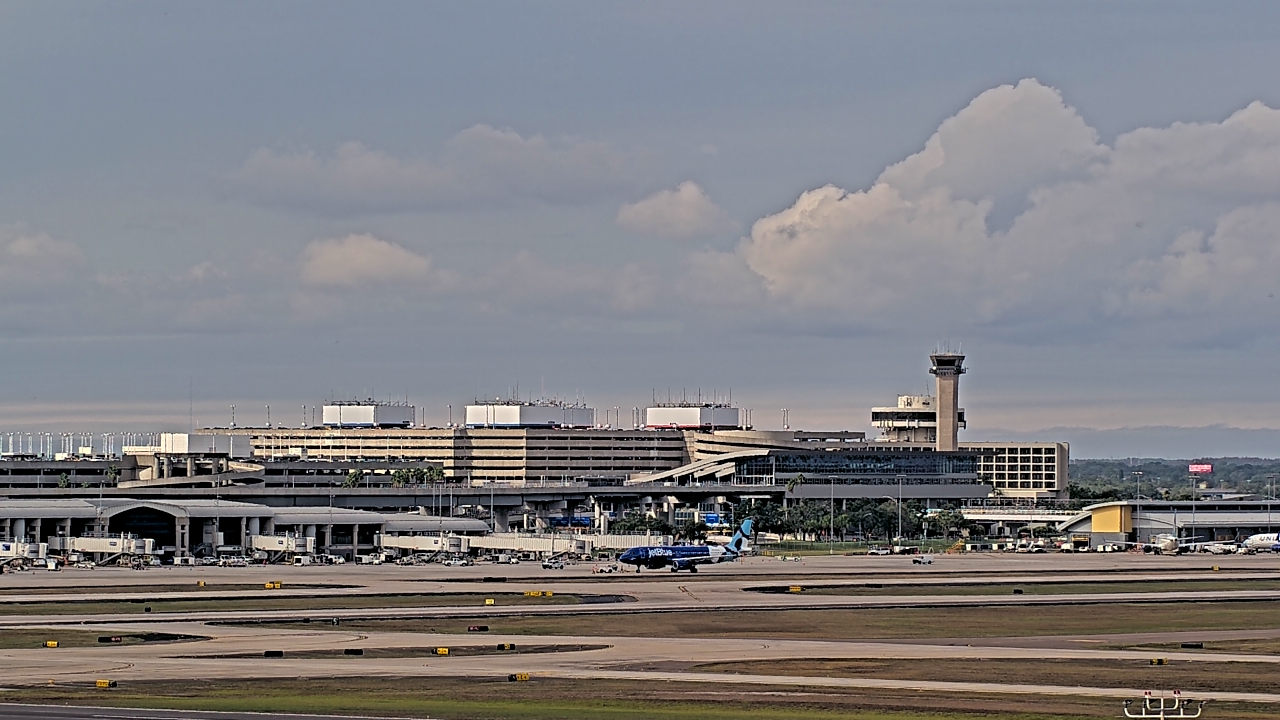 Thumbnail for current weather camera view from Renaissance Tampa International Plaza Hotel in Tampa, Florida