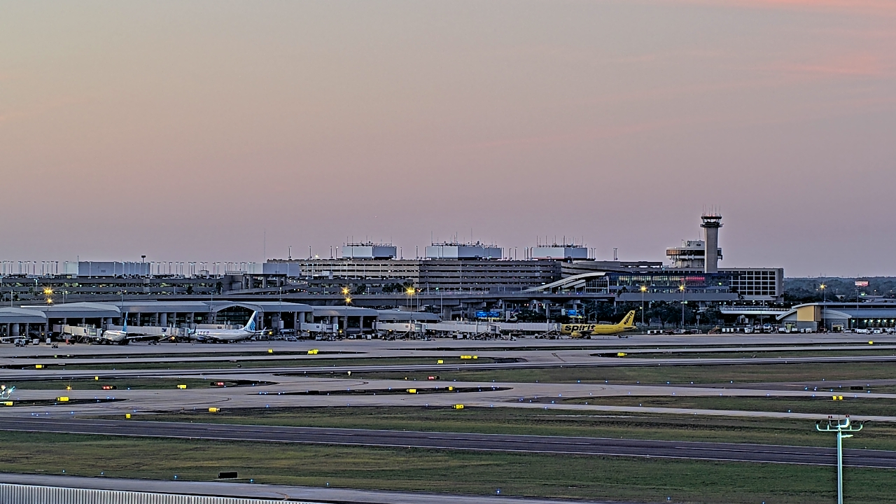 Thumbnail for current weather camera view from Renaissance Tampa International Plaza Hotel in Tampa, Florida