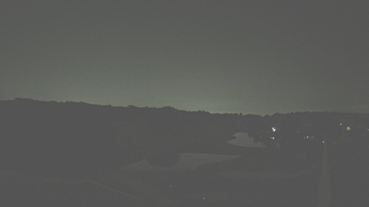Thumbnail for current weather camera view from The Royal Fox Country Club in St. Charles, Illinois