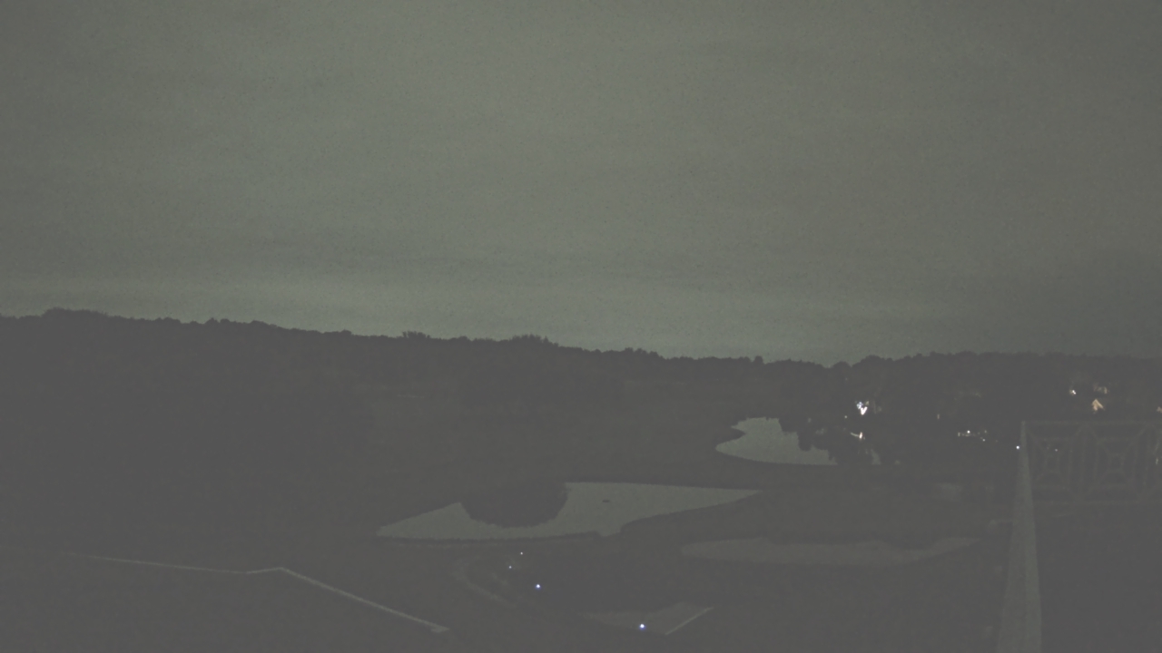 Thumbnail for current weather camera view from The Royal Fox Country Club in St. Charles, Illinois