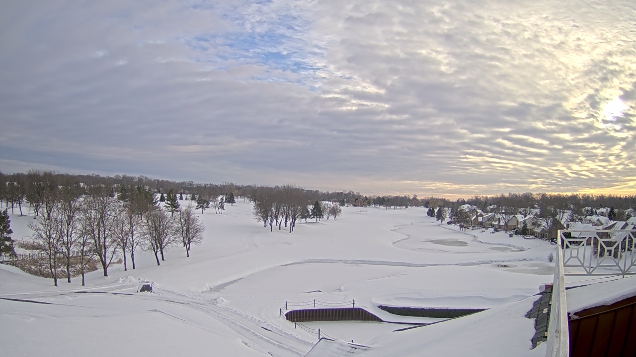 Thumbnail for current weather camera view from The Royal Fox Country Club in St. Charles, Illinois