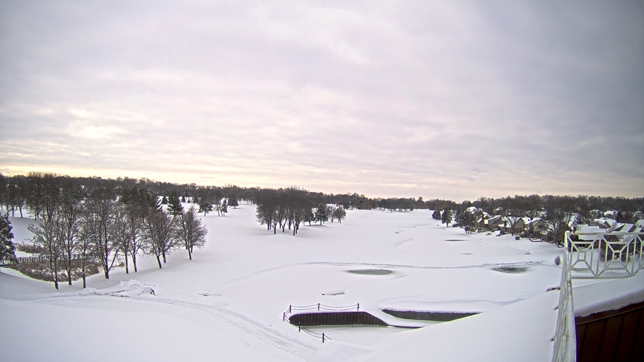 Thumbnail for current weather camera view from The Royal Fox Country Club in St. Charles, Illinois