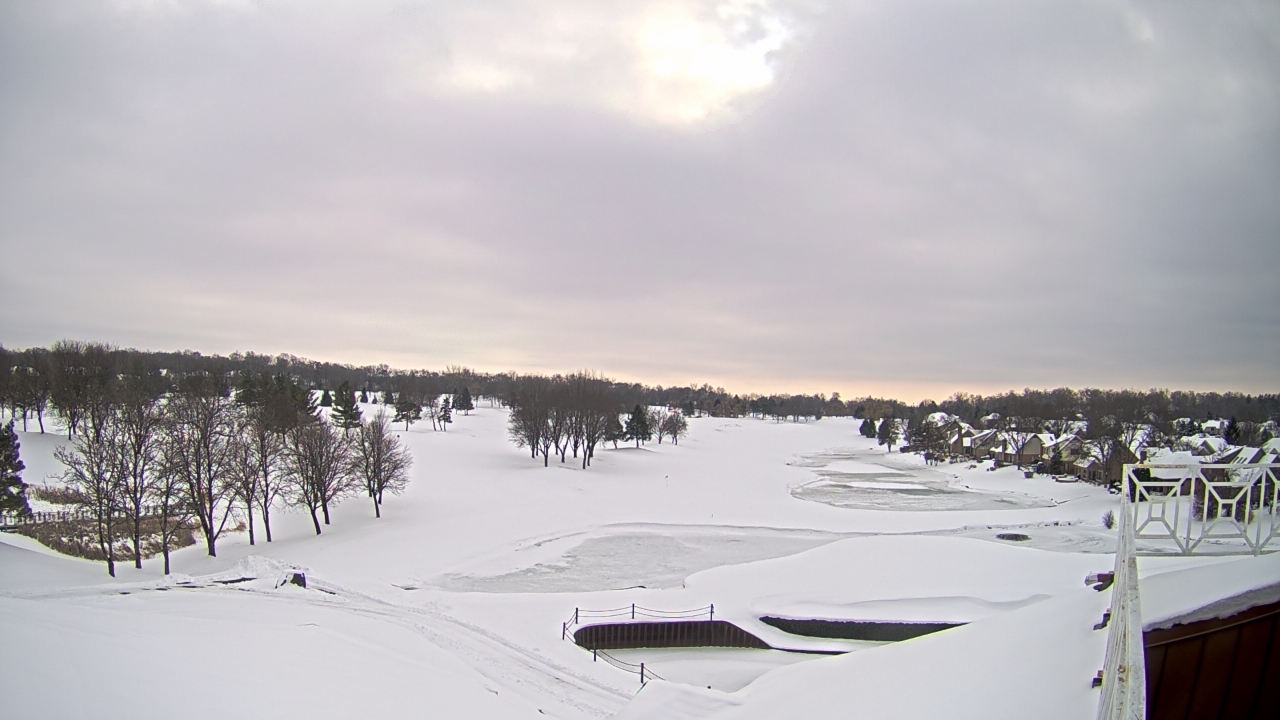 Thumbnail for current weather camera view from The Royal Fox Country Club in St. Charles, Illinois