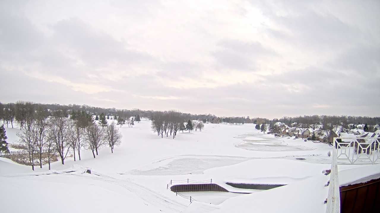 Thumbnail for current weather camera view from The Royal Fox Country Club in St. Charles, Illinois