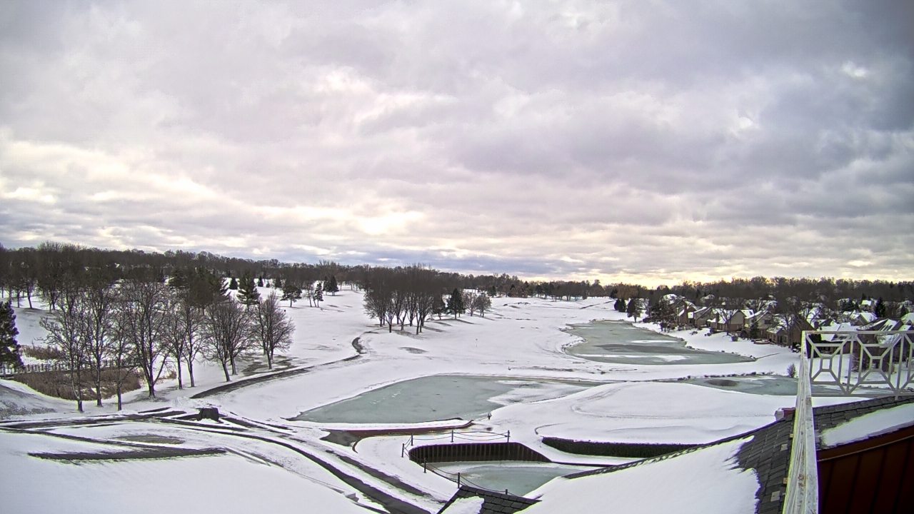 Thumbnail for current weather camera view from The Royal Fox Country Club in St. Charles, Illinois
